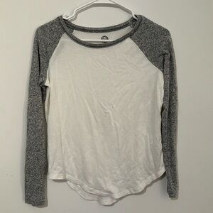 SO Junior’s Relaxed White & Grey Long Sleeve Shirt